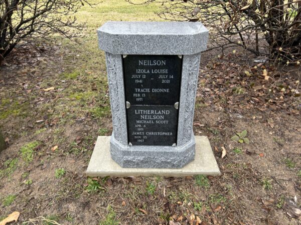 Cremation memorials can be striking and elegant. This memorial crafted from blue and grey granite is memorable and tasteful.